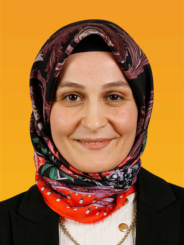 esra-saricicek-cakar