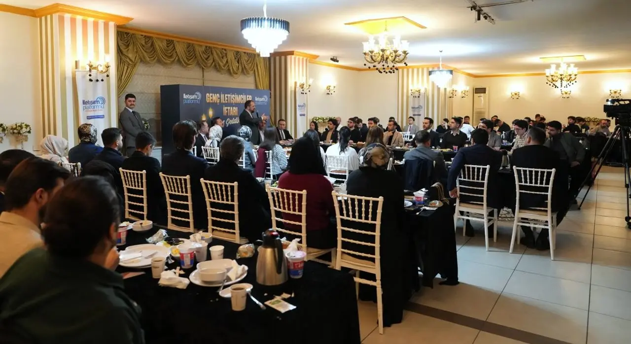 İletişim Fakültesi öğrencileriyle iftarda bir araya geldik