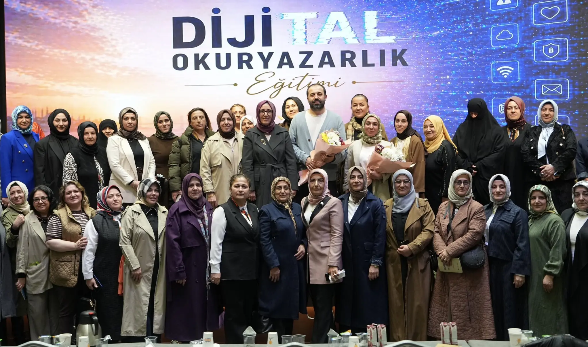 Dijital Okuryazarlık Paneli’nde sosyal medya, aile ve siyaset konuları ele alındı