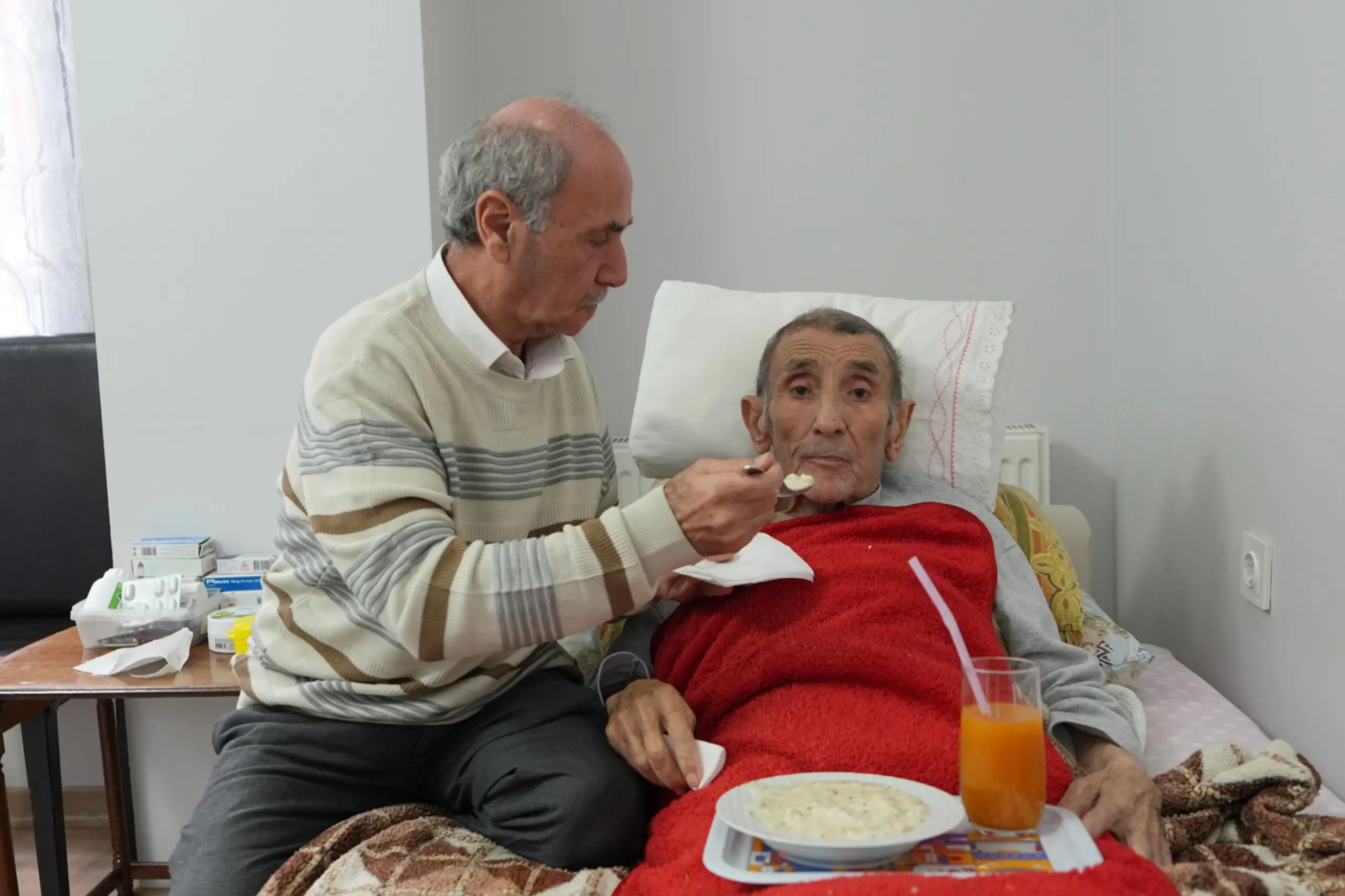 Vefanın adı: Vedat Tav