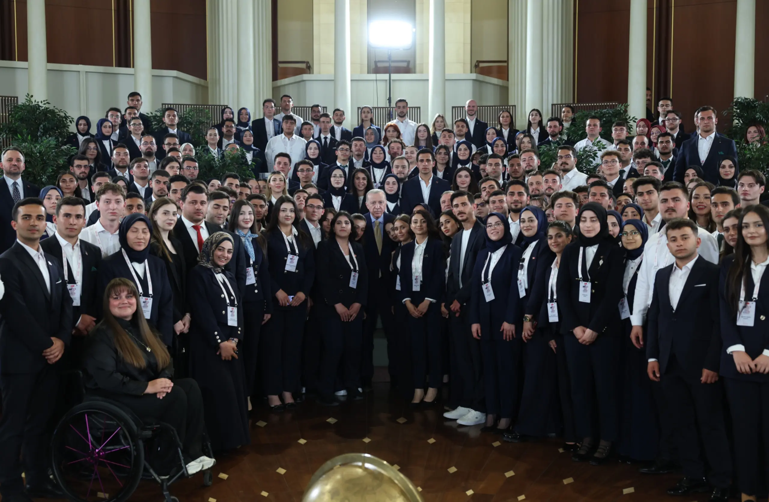 “En büyük yatırımı gençlerimize yapmaya kararlılıkla devam edeceğiz"