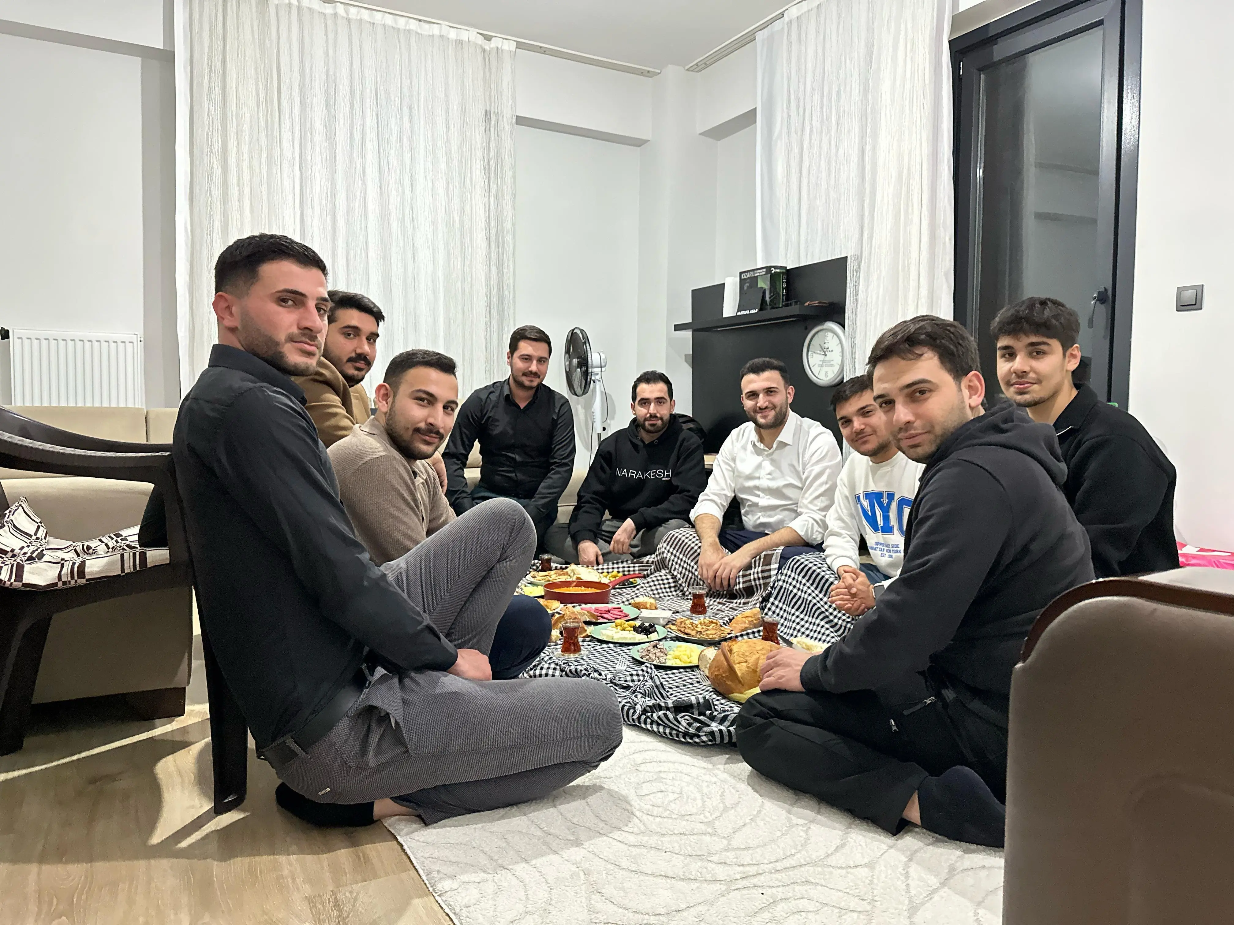 AK Parti İstanbul’dan 200 Bin Aileye Ramazan Ziyareti