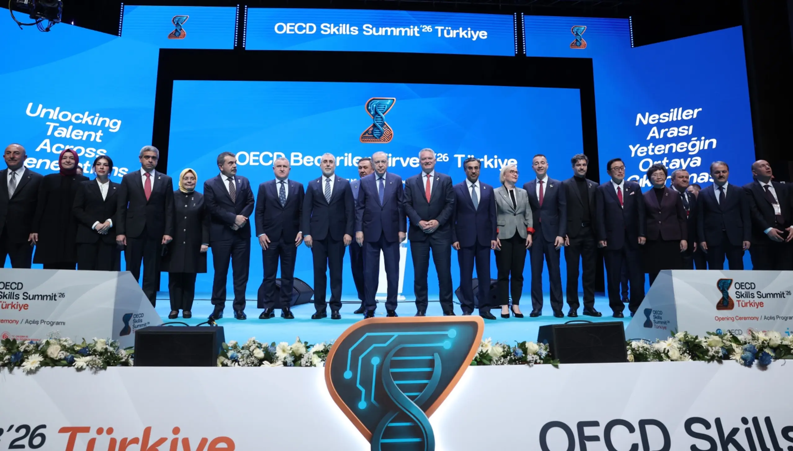 “Türkiye Yüzyılı vizyonumuzun merkezinde; nitelikli insan kaynağı, güçlü aile yapısı, üretken ekonomi ve sosyal kalkınma vardır”