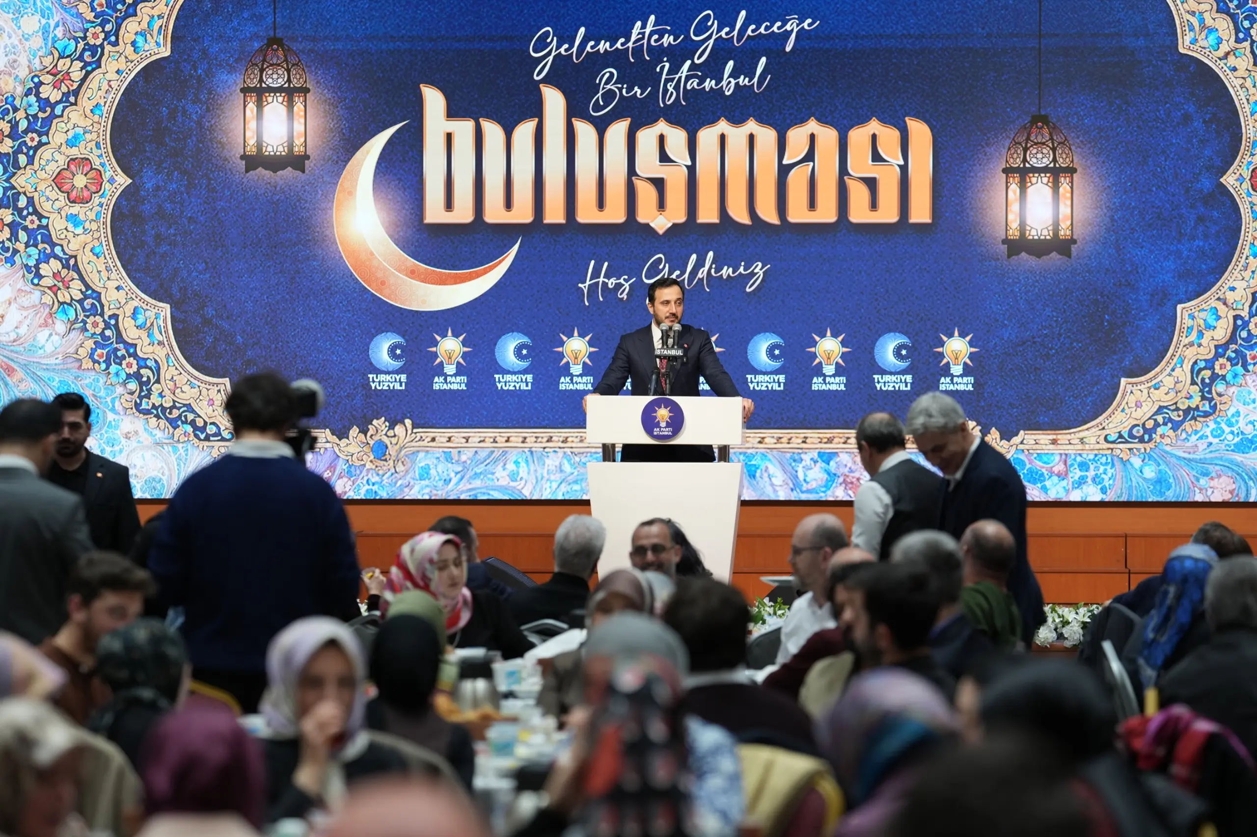 "Gelenekten Geleceğe" iftarında 400 usta sanatçı bir araya geldi